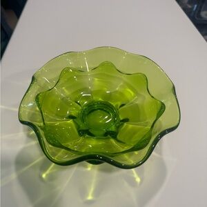 Vintage Viking Epic Green Mid Century Ruffled Art Glass Bowl